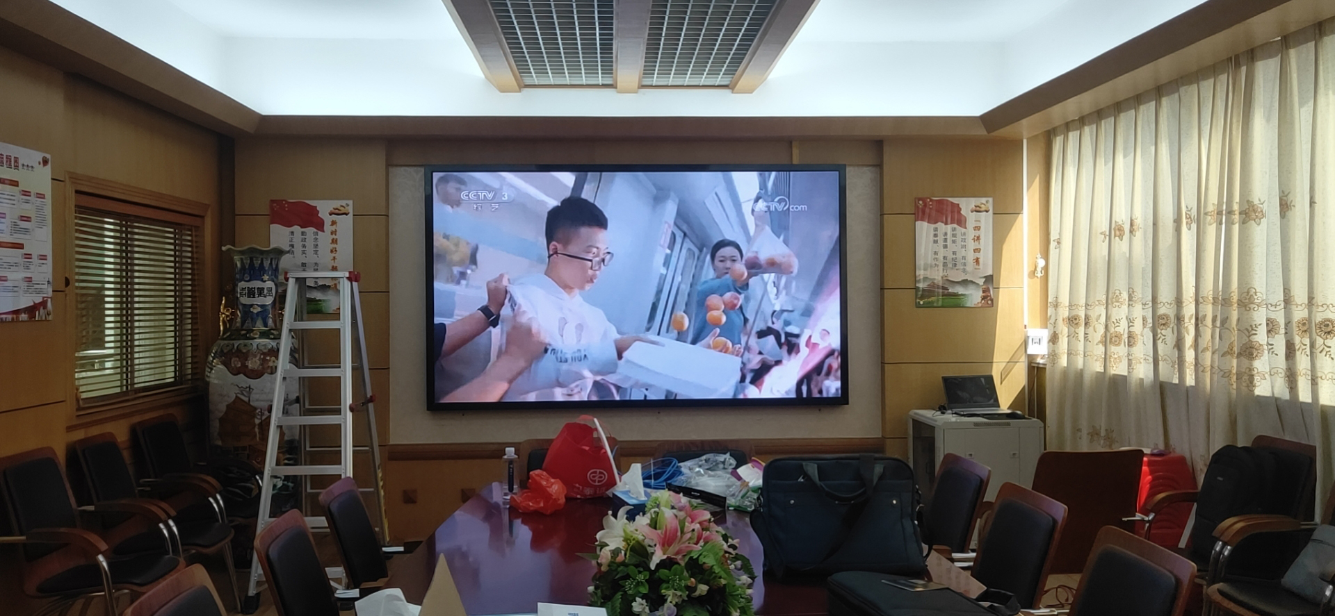 LED 室內(nèi)全彩屏